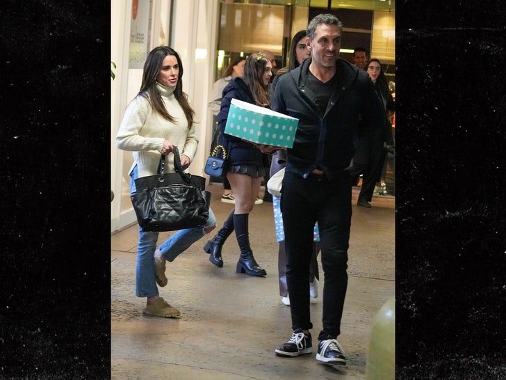 Kyle Richards, Mauricio Umansky Step Out Collectively for Daughter’s Birthday