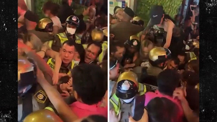 Thai Prostitutes Brawl in Bangkok Over Reported ‘Turf Battle,’ Cops Concerned