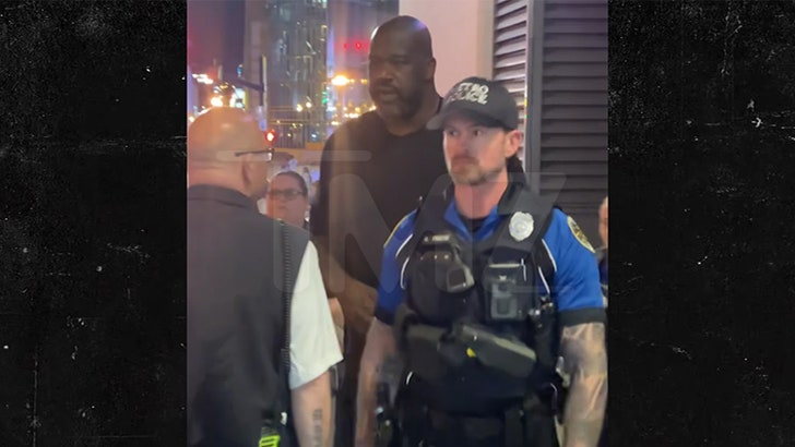 Shaquille O’Neal Surrounded by Nashville Cops Throughout DJ Gig