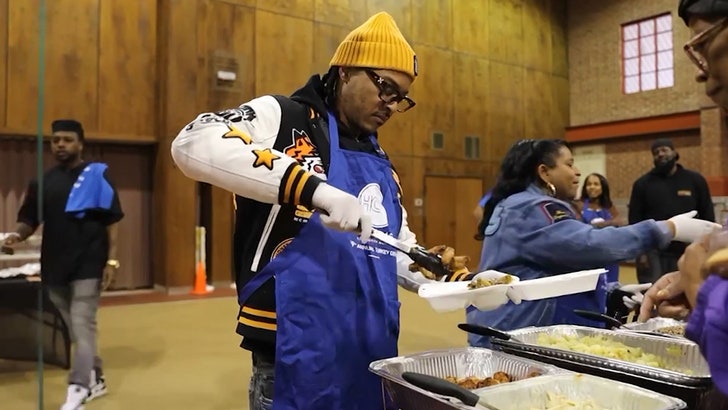 T.I. & Tiny Give Away 1000’s Of Thanksgiving Meals In Atlanta