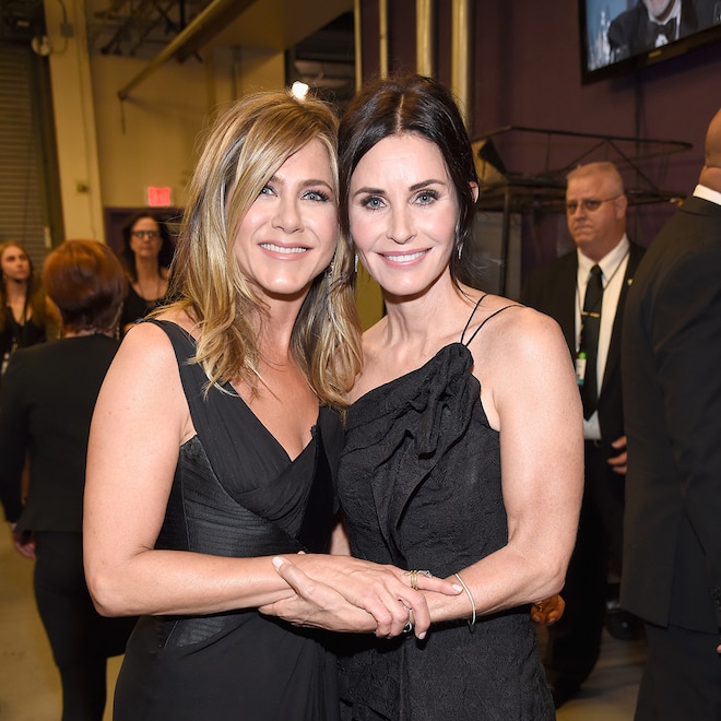 Jennifer Aniston Hosts Party With Sandra Bullock, Courteney Cox & More