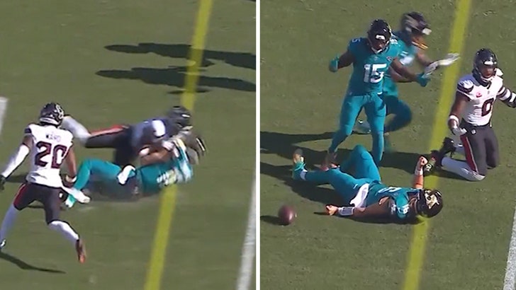 Jaguars QB Trevor Lawrence Leveled By Vicious Late Hit, Brawl Breaks Out