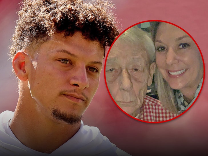 Patrick Mahomes’ Mother Asks For Prayers For QB’s Grandpa Amid Well being Points