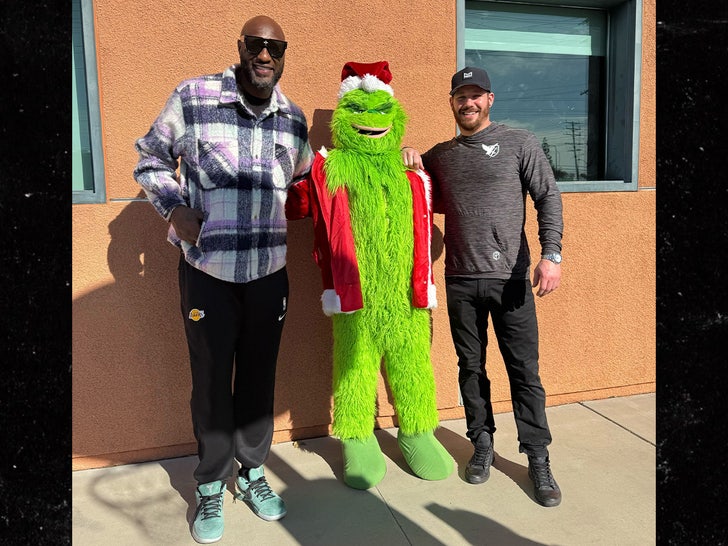 Lamar Odom Palms Out Toys to Youngsters at LAPD Devonshire PALS Toy Drive