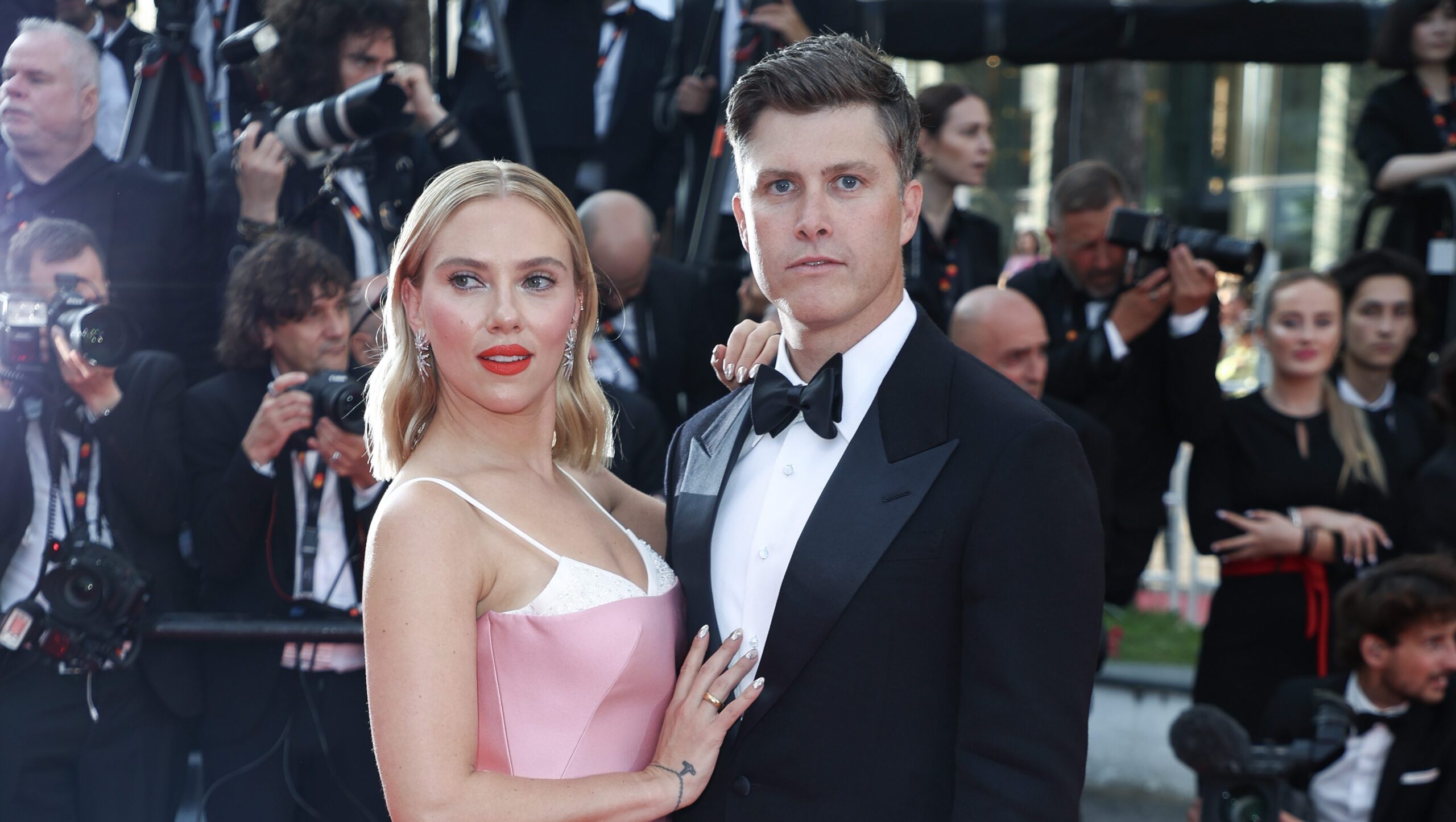 Scarlett Johansson’s Ex-Husbands & Boyfriends: Her Past Relationships