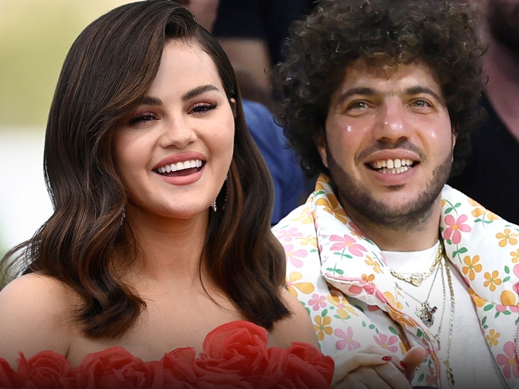 Selena Gomez Broadcasts Engagement to Boyfriend Benny Blanco