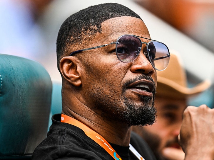 Jamie Foxx Desires to Press Costs in Glass-Throwing Damage Assault