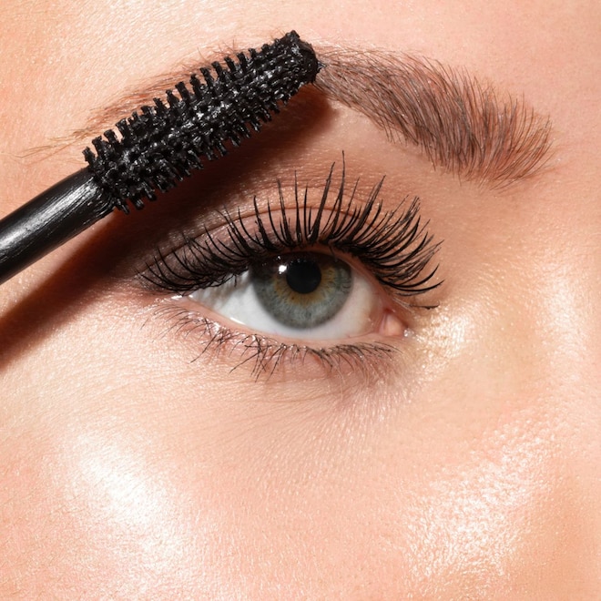 How to Get Bold Lashes for Christmas and NYE