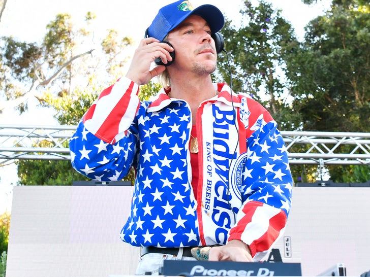 Diplo Admits He is On LSD Throughout CNN’s New Yr’s Eve Dwell Present