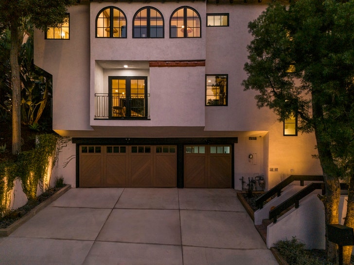 Bobby Berk Sells Trendy Hollywood Hills Residence for $2.5 Million