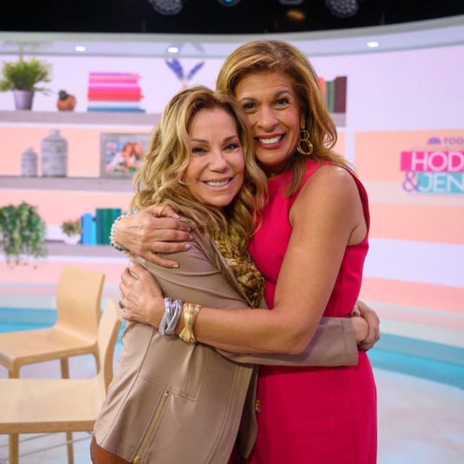 Kathie Lee Gifford Surprises Hoda Kotb During Her Final Today Show