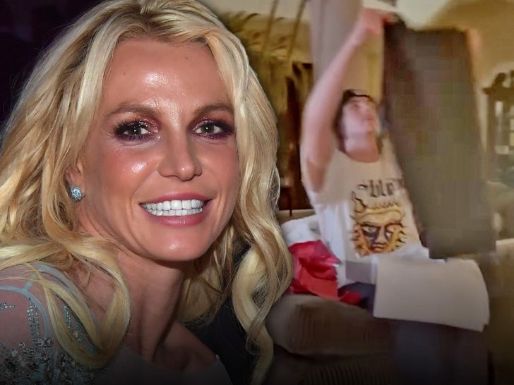 Britney Spears Shares Glimpse of Christmas Morning After Reunion With Son Jayden